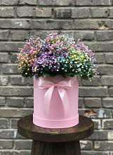 Цветочная композиция из Гипсофила и Розы в шляпной коробке в Белушью Губу