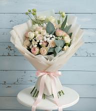 Букет цветов из:  Розы и Лизиантусы в Белушью Губу
