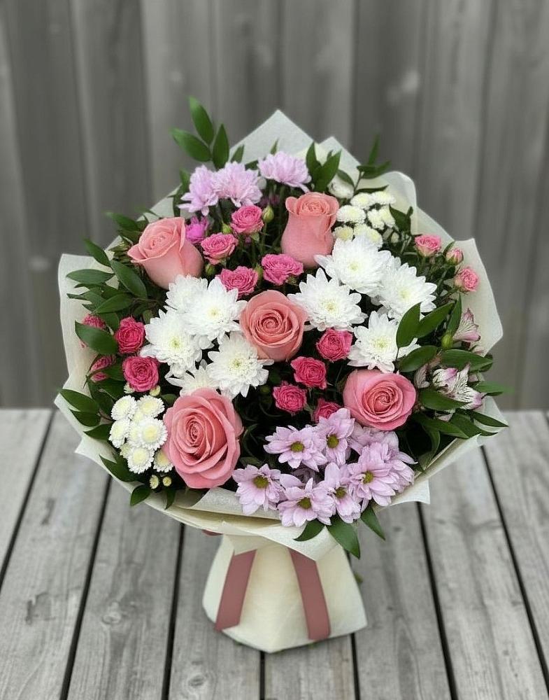 Букет цветов из: Альстромерии, Гвоздики, Розы и Хризантемы в Белушью Губу
