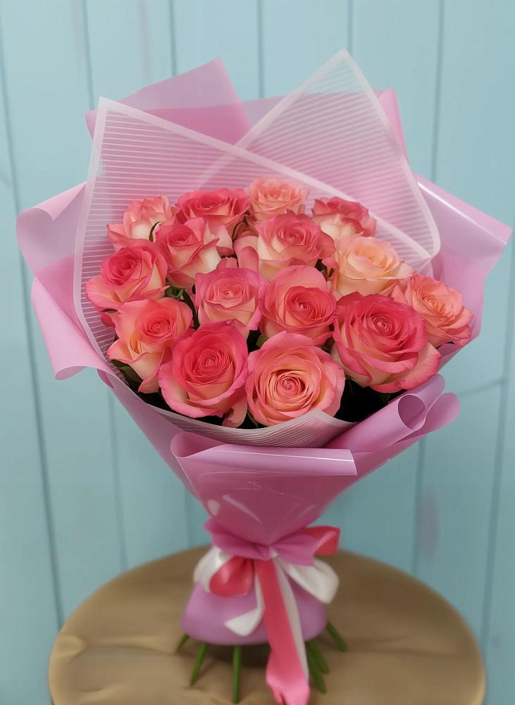 Букет 15 Розовых роз Равель в Белушью Губу