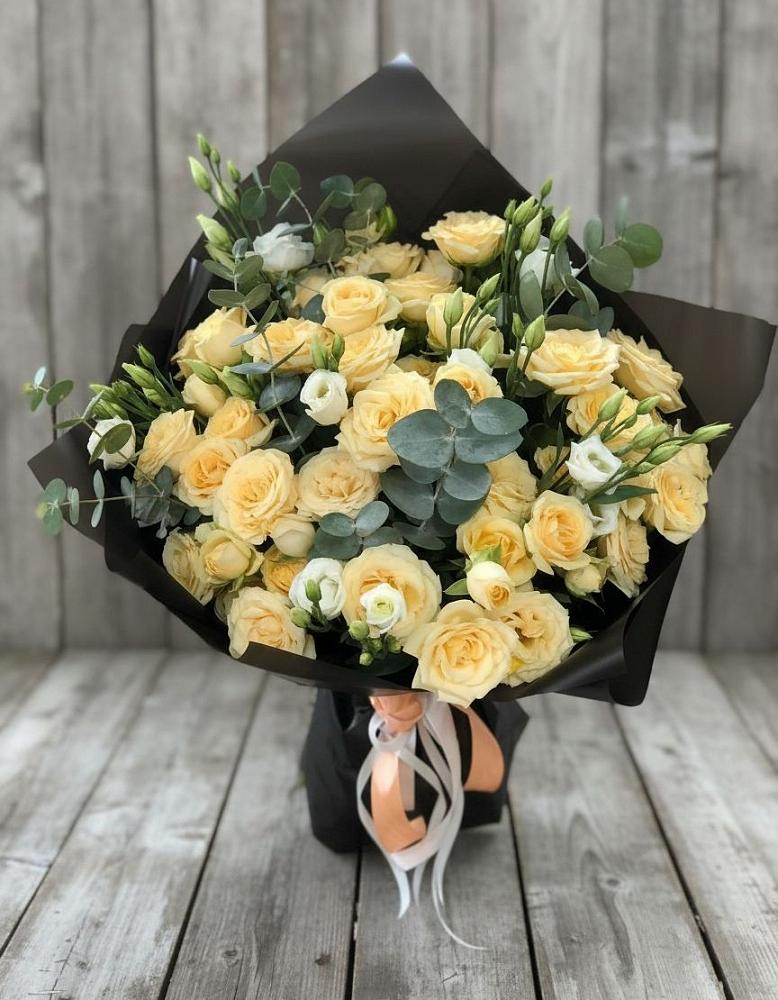 Букет цветов из: Розы и Лизиантусы в Белушью Губу