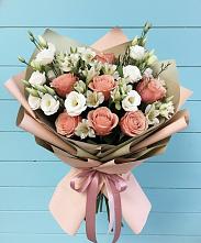 Букет цветов из:  Розы, Альстромерии и Лизиантусы #REPLACE_PRED# Белушью Губу