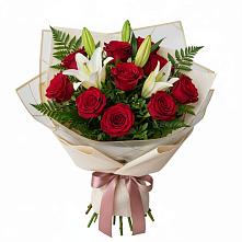 Букет цветов из:  Лилии и Розы в Белушью Губу