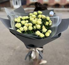 Букет Белые кустовые розы Солинеро в Белушью Губу