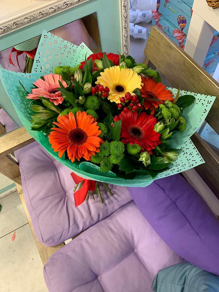 Букет цветов из: Герберы, Хризантемы и Альстромерии в Белушью Губу