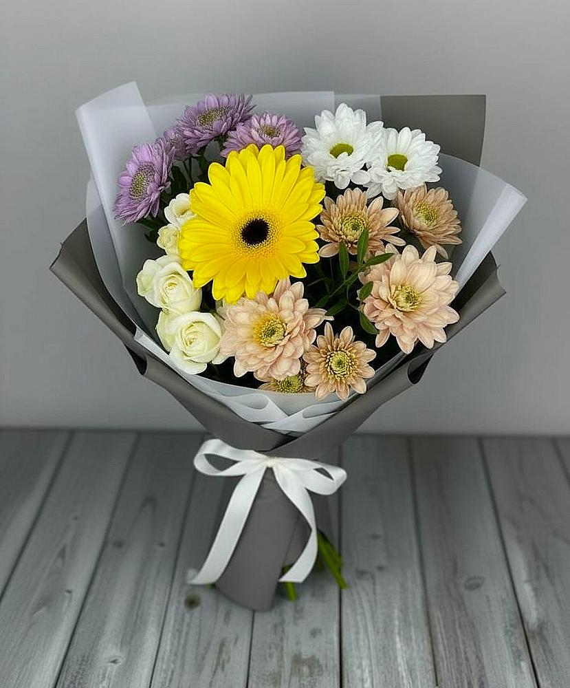 Букет цветов из: Розы, Герберы и Хризантемы в Белушью Губу