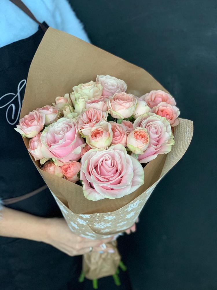 Букет цветов из: Хризантемы и Розы в Белушью Губу