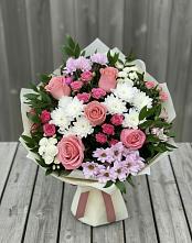 Букет цветов из:  Альстромерии, Гвоздики, Розы и Хризантемы в Белушью Губу