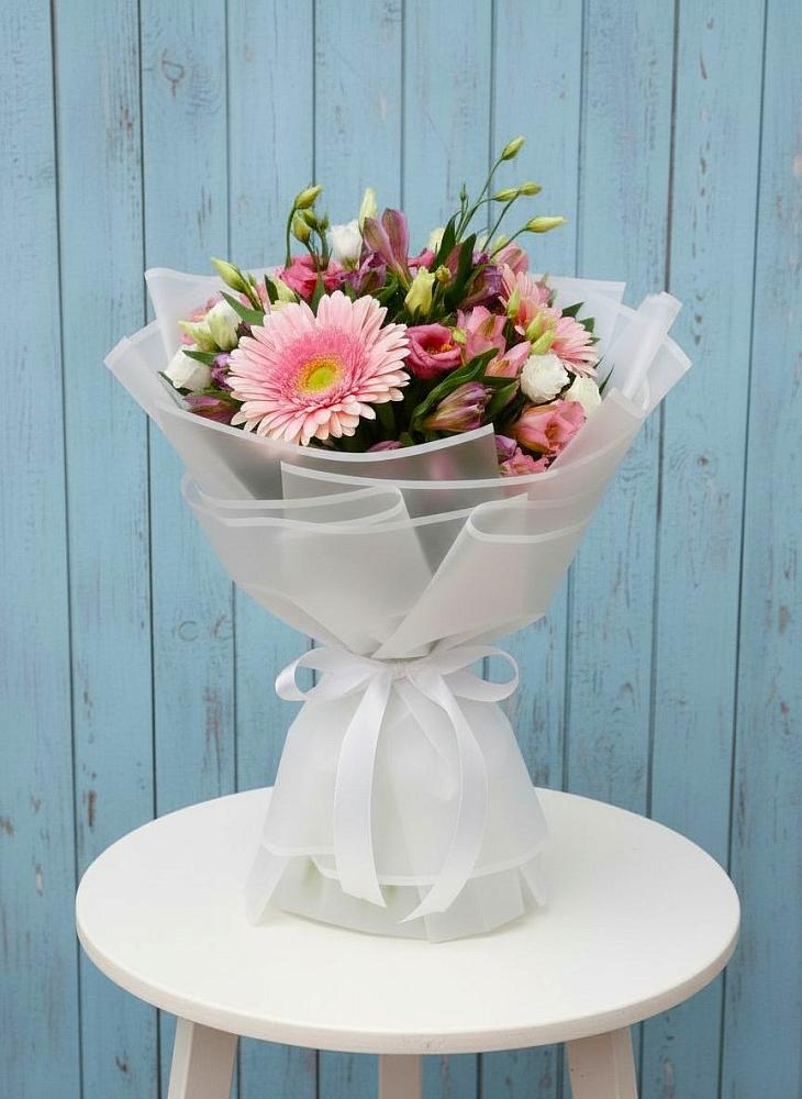 Букет цветов из: Герберы, Альстромерии и Лизиантусы в Белушью Губу