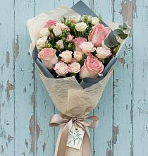 Букет цветов из:  Розы #REPLACE_PRED# Белушью Губу