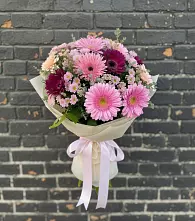 Букет цветов из:  Герберы и Хризантемы #REPLACE_PRED# Белушью Губу
