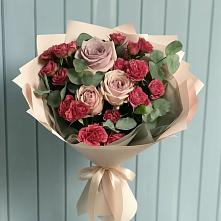 Букет цветов из:  Гвоздики и Розы в Белушью Губу