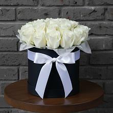 Цветочная композиция из Розы в шляпной коробке #REPLACE_PRED# Белушью Губу