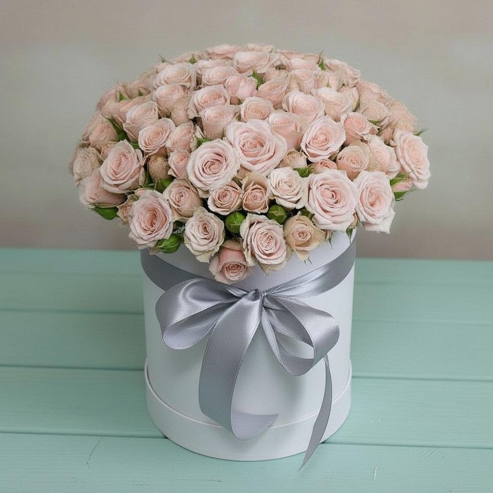 Цветочная композиция из Розы в шляпной коробке в Белушью Губу