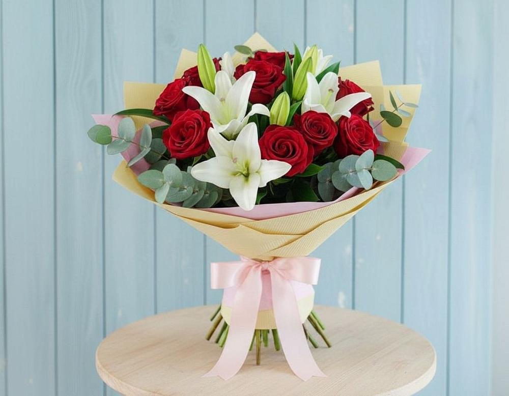 Букет цветов из: Лилии и Розы в Белушью Губу